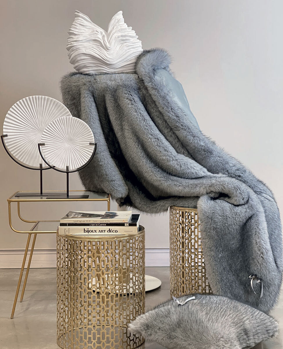 Plaid In Pelliccia Volpe Argentata 140x180cm Blumarine