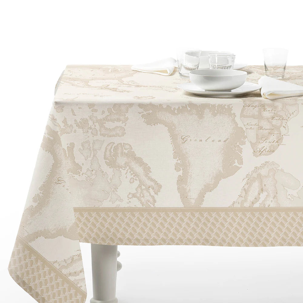 Tovaglia Geo White Monogram 150x280 Alviero Martini 1A Classe