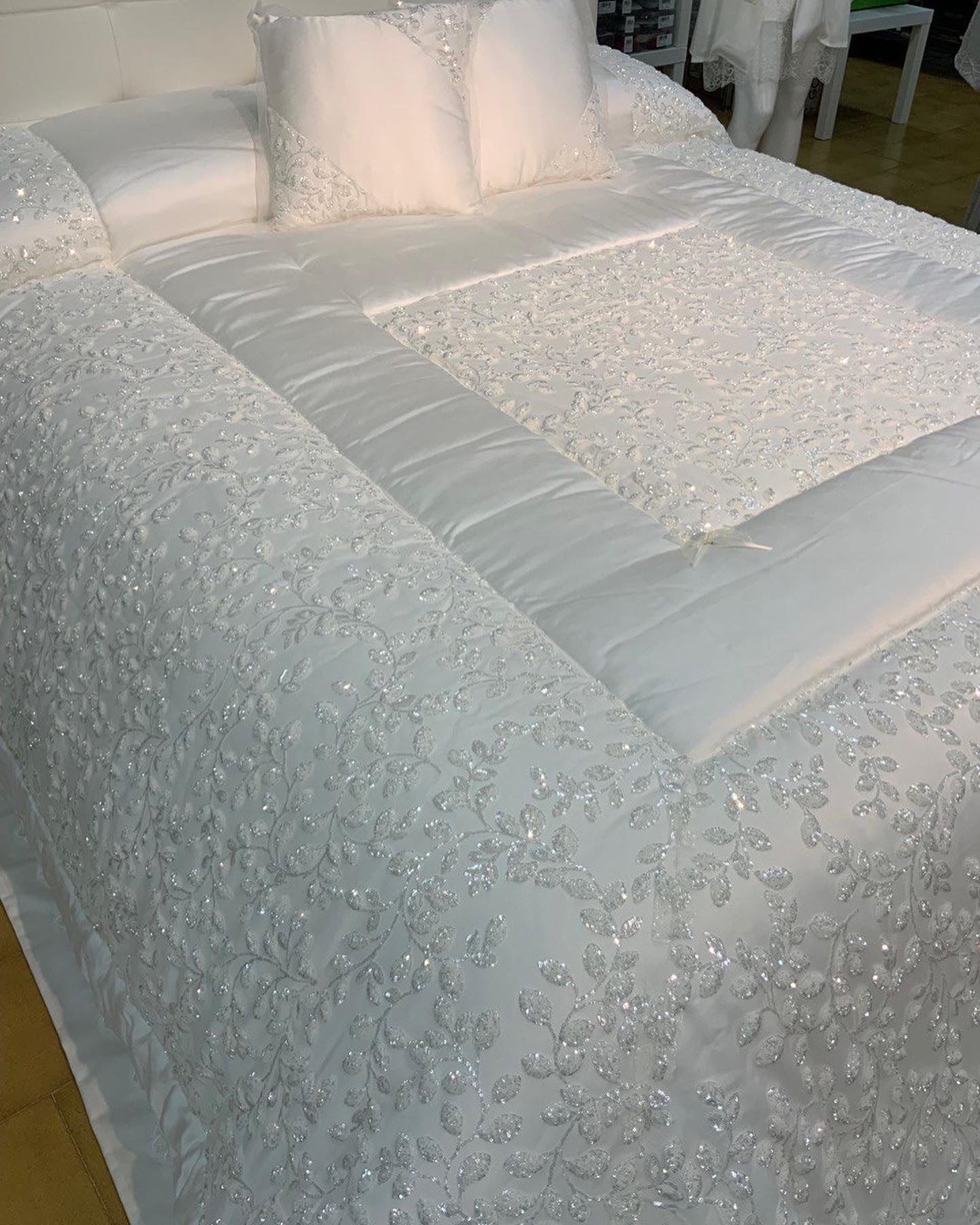 Trapunta Chloè con pizzo sposa